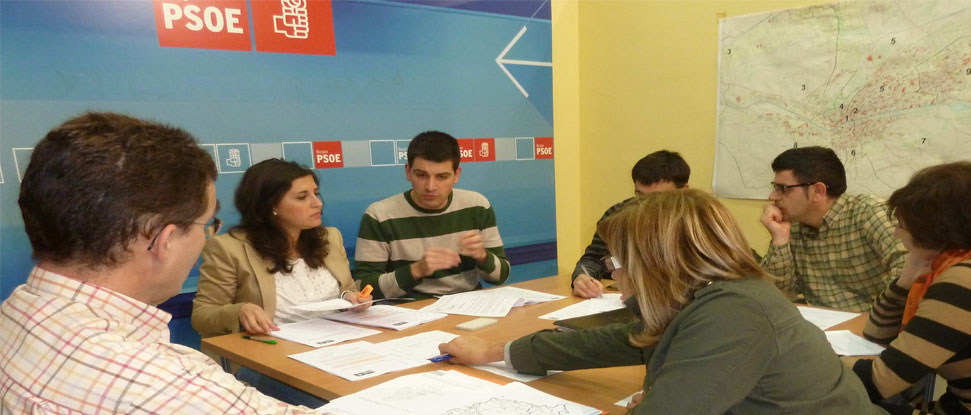 <p>El PSOE de Burgos exige la retirada de la Ley de Reforma Local, que perjudica a todas las localidades de la provincia</p>