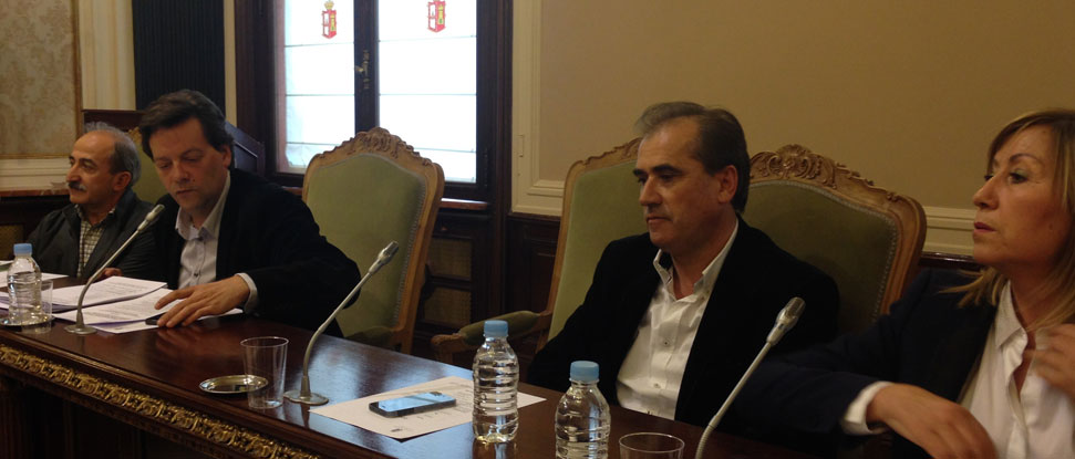 Urgimos a la Diputaci&oacute;n que ordene el desbarajuste existente en el cobro de los precios p&uacute;blicos de las residencias de mayores