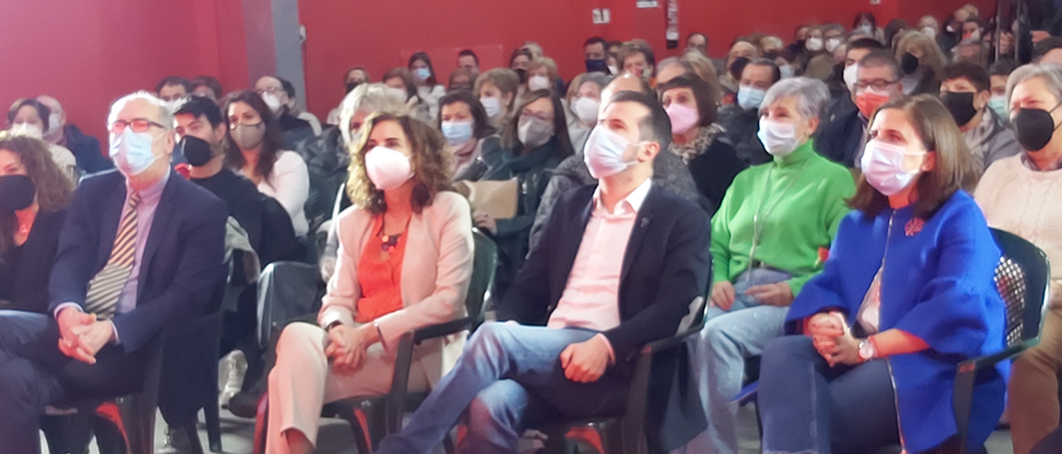 Montero dice que a Ma&ntilde;ueco no le importa pactar con el diablo para gobernar