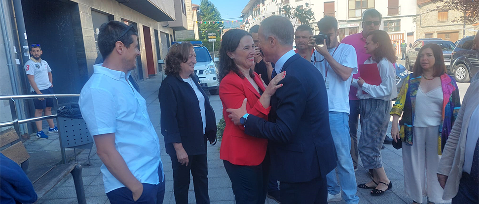 Ander Gil valora que el Gobierno est&aacute; apostando por el desarrollo de las pol&iacute;ticas de Estado, pisando el territorio y preocup&aacute;ndose por los problemas del mundo rural