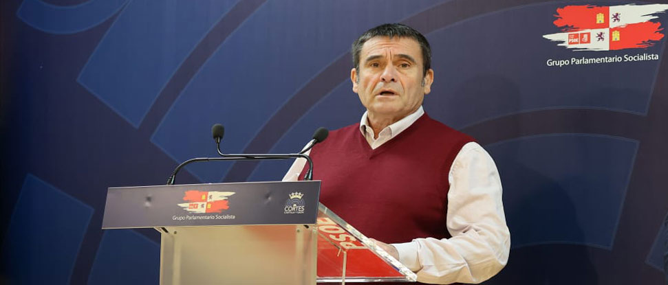 <div>El PSOE reclama explicaciones al consejero de Sanidad por la contratación de 235 médicos sin especialidad en Castilla y León</div><div><br /></div> <div>El PSOE reclama explicaciones al consejero de Sanidad por la contratación de 235 médicos sin especialidad en Castilla y León</div><div><br /></div>